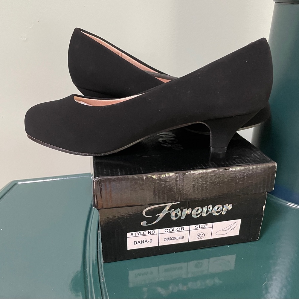 Women's Forever Heels NWT